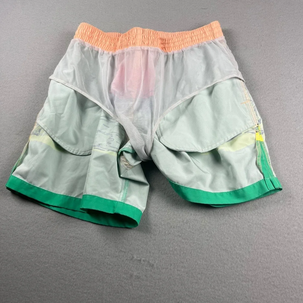 Chubbies Mens 5.5 Inseam Swim Trunks Small Multicolor Tropical Sunset Palm Tree